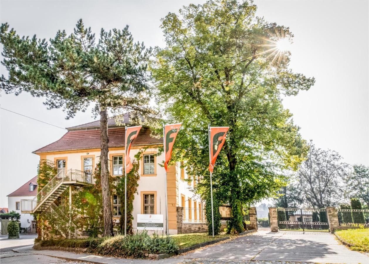 Stadtschloss Hecklingen*** 헤클링언 외부 사진