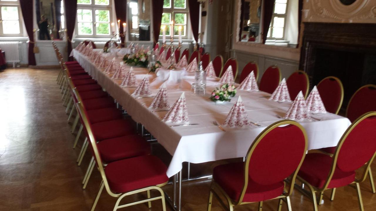 Stadtschloss Hecklingen*** 헤클링언 외부 사진